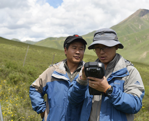 測(cè)繪戰(zhàn)士在青海，山下的測(cè)繪尖兵